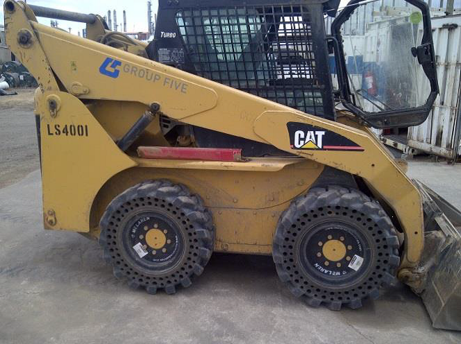 Nu-Air DT tire on CAT 226B