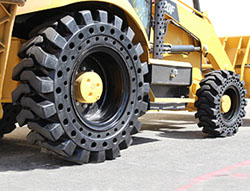 mclaren solid cushion_tire _installed on caterpillar 420f